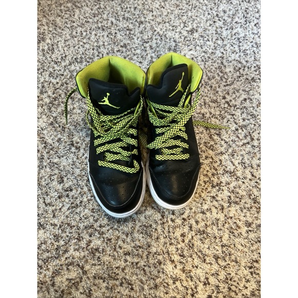 Air Jordan Black Green Leather 2013 Size 8 US 41 EU Great Condition 429489-013